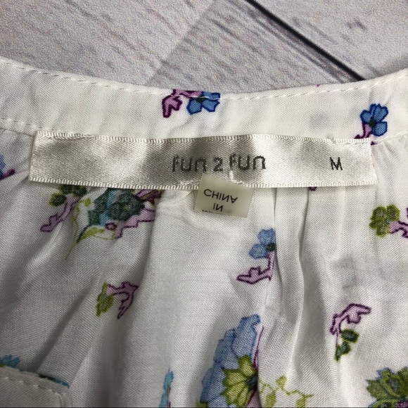 🌺 3/$25 fun2fun Flowy Spring Shirt Medium - Picture 2 of 2